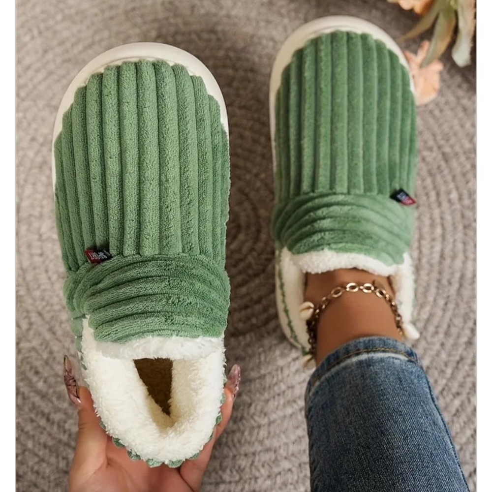 Slipper Booties Cozy Thick Anti-Slip Sole Sherpa Lined Size 38-39 6.5 US green